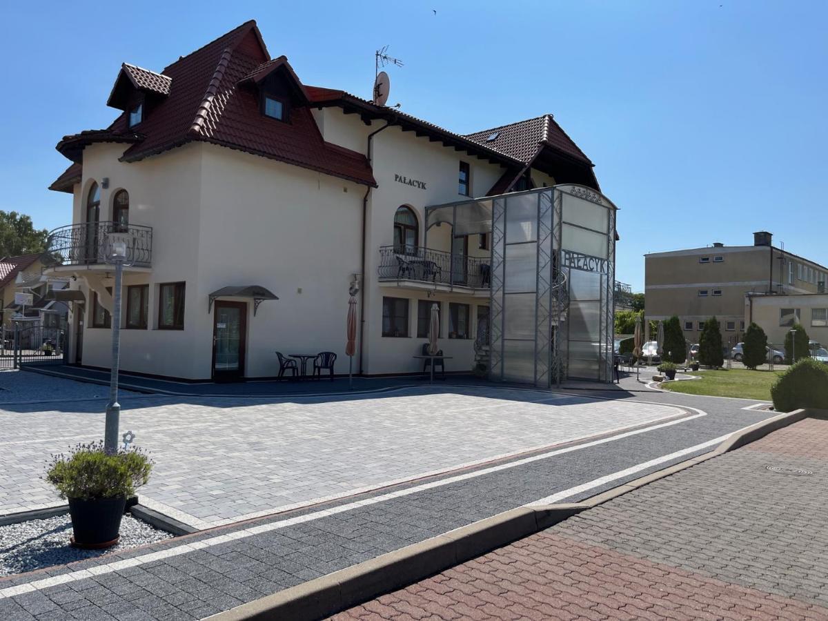 Palacyk Wolin Buitenkant foto